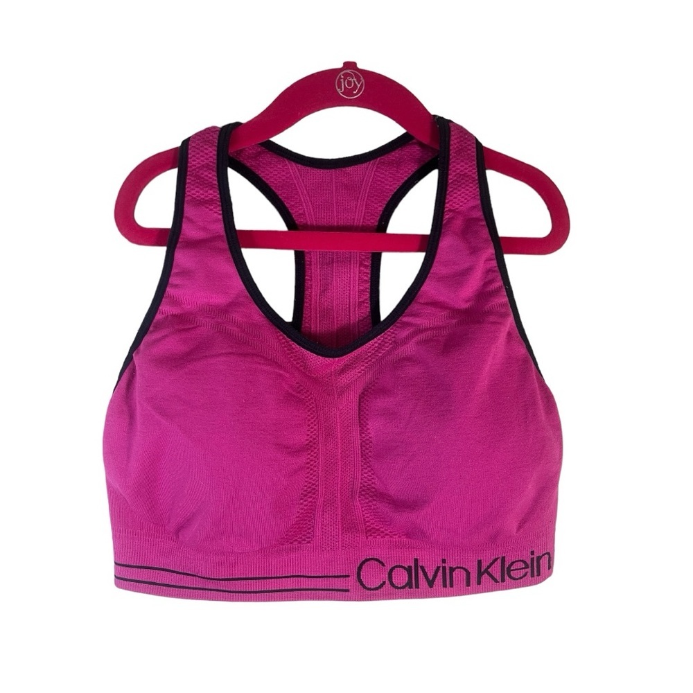 Calvin Klein Womens Performance Seamless Ribbed
Medium Impact Sports Bra.